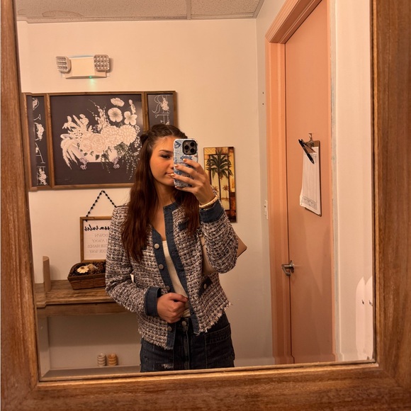 Meet your Posher, Josie - Picture 2 of 2